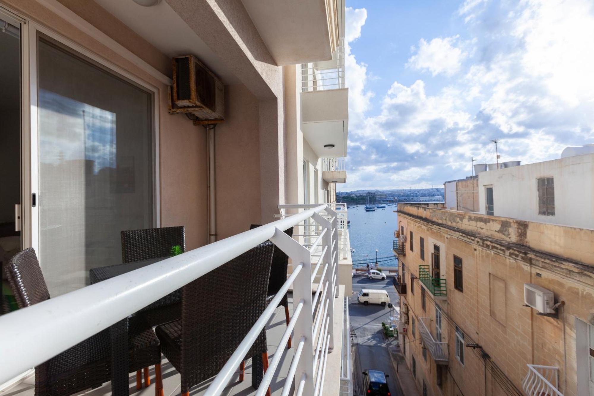 Seaside View Close To Ferries By Jl Appartement Sliema